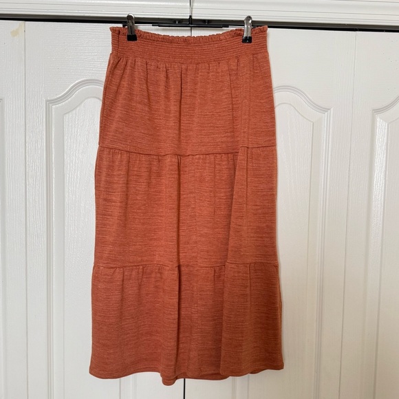 89th & Madison Terracotta Midi Skirt - Picture 2 of 5